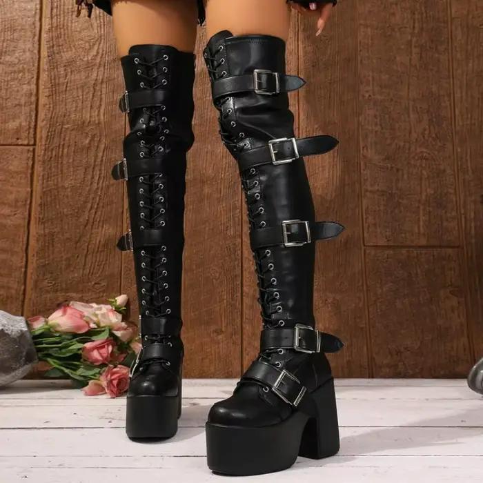 Bottes punk goth pour femmes avec talons hauts et fermeture en boucle, style unique et confort durable pour printemps et automne