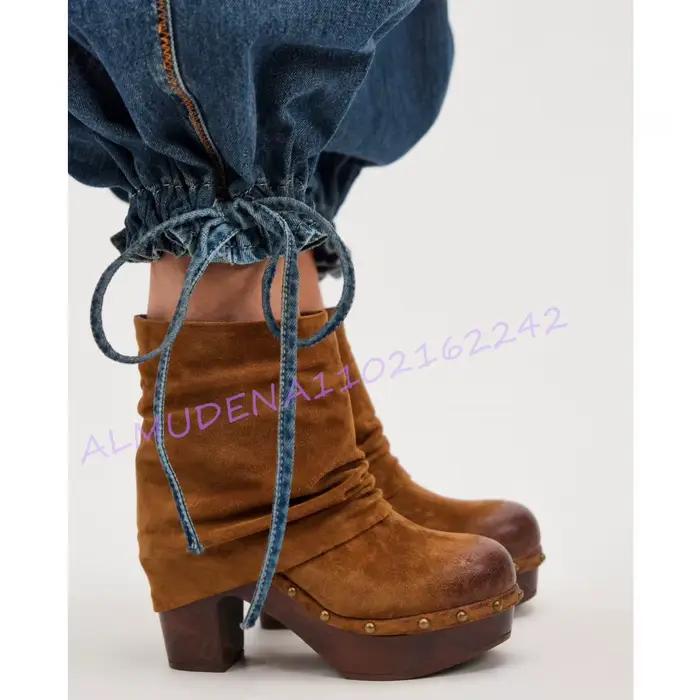 Bottines en daim marron pour femme, à plateforme, talon carré, bout rond, style souple, avec clous décoratifs, semelle en bois, chaussures décontractées et tendance