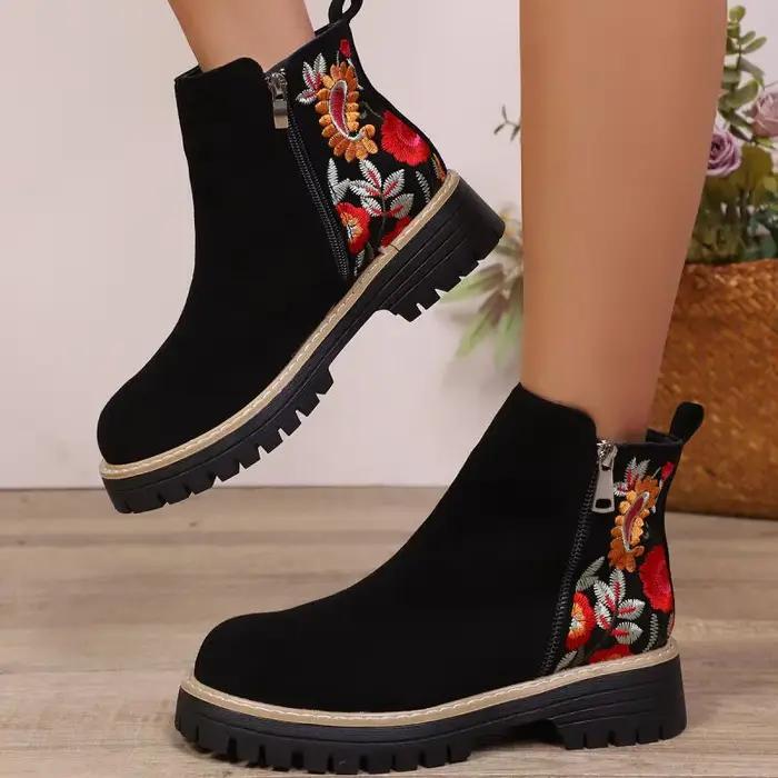 Bottines Chelsea noires en daim brodées de fleurs colorées pour femme