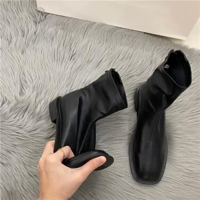Chaussures courtes pour femmes noir femme bottines