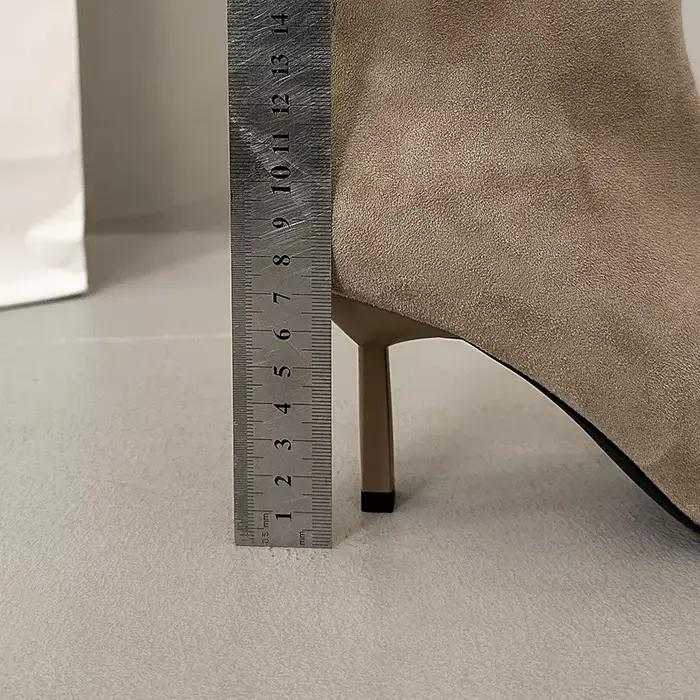Bottines à talons fins élégantes et modernes pour femmes hiver bottes de cheville avec talons hauts confortables et durables pour soirées et sorties quotidiennes