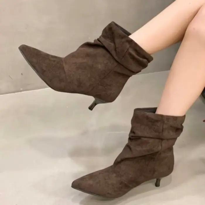 Bottines Chelsea marron rétro élégantes pour femme, en daim plissé, talons chaton, pour l'automne et l'hiver, idéales pour les soirées et les bals