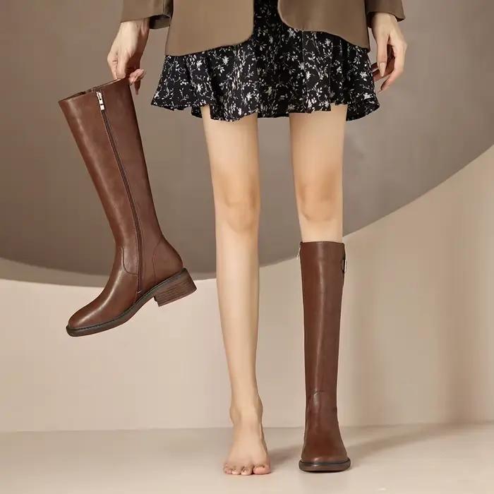 Bottes de chevalier en cuir véritable de vache pour femmes haute jusqu'au genou talon carré fermeture éclair et grande boucle de ceinture pour occasions spéciales printemps automne