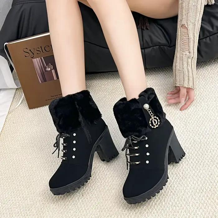 Bottes de cheville en nubuck romaines élégantes pour femmes avec talons carrés et semelles en caoutchouc pour les sorties hivernales et les occasions spéciales