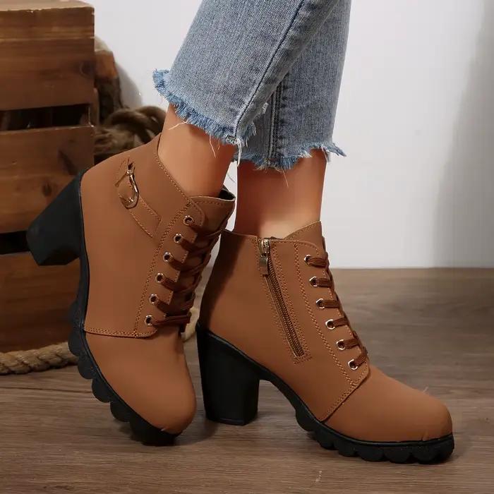 Bottes courtes noires à talons hauts pour femmes