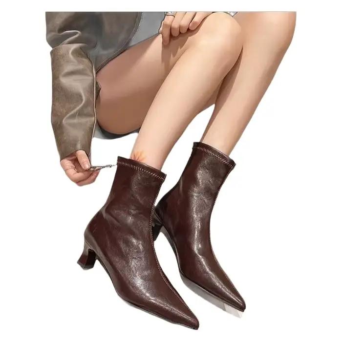 Bottines courtes en cuir souple à talon bas pour femme