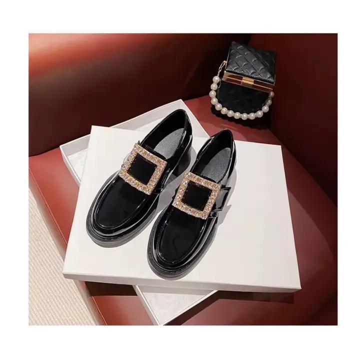 Mocassins à talon épais pour femmes, style britannique, ornés de diamants, avec boucle carrée, chaussures hautes JK, collection printemps, promotion de la saison