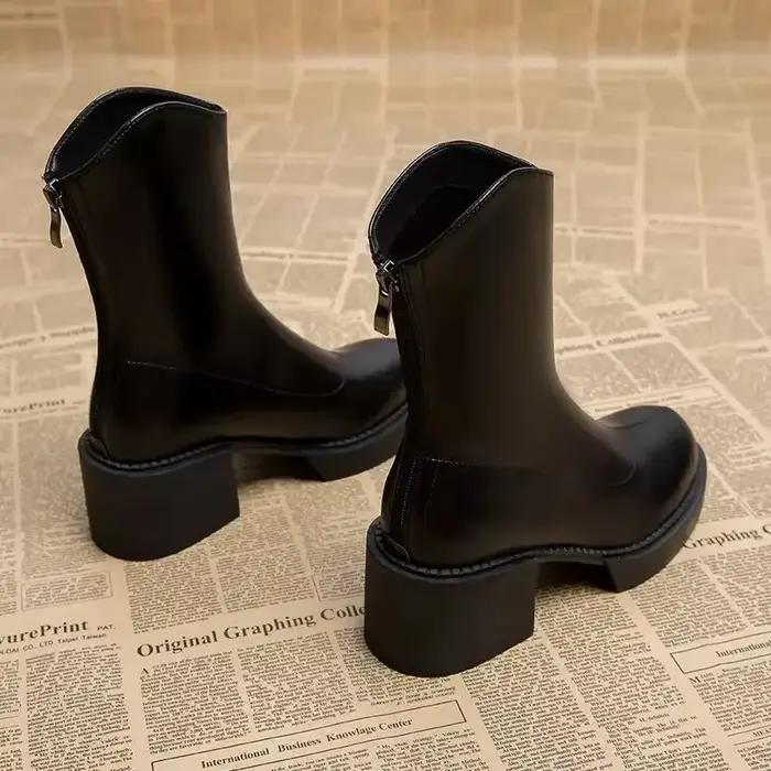 Chaussures élégantes à talons mi-mollet pour femmes