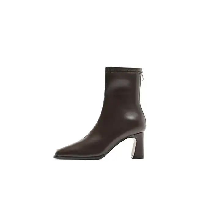 Bottines courtes marron en velours à talons grossiers