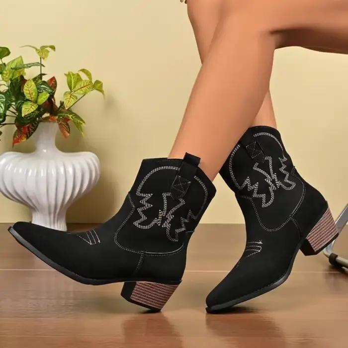 Nouvelles bottes courtes de cow-boy rétro à talon épais et bout pointu brodé