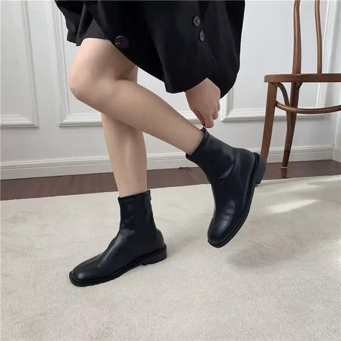 Chaussures courtes pour femmes noir femme bottines