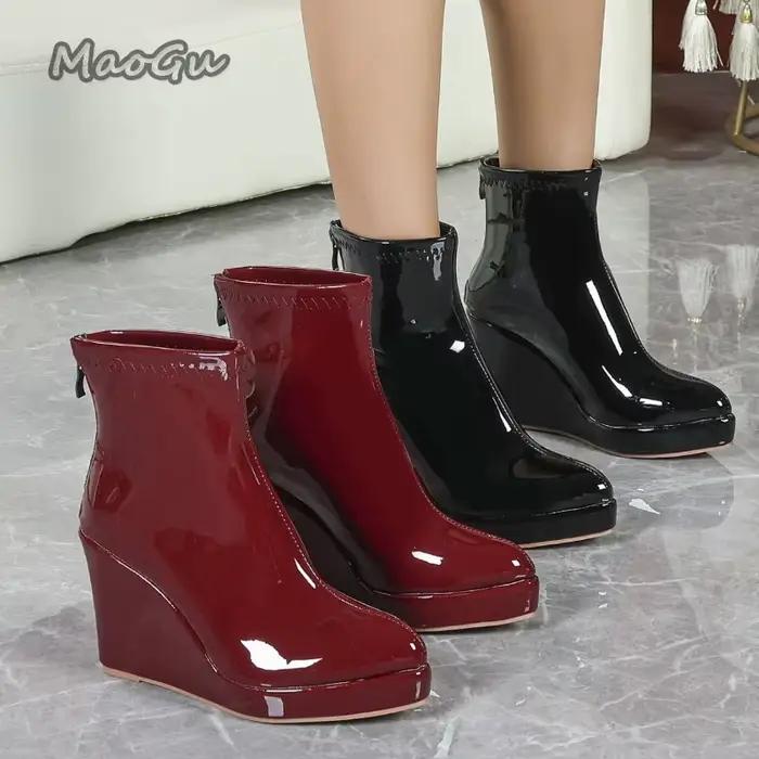 Bottes courtes en cuir verni de Style britannique, bordeaux, bout pointu, plateforme compensée, chaussures à talons hauts épais, chaussures d'entraînement