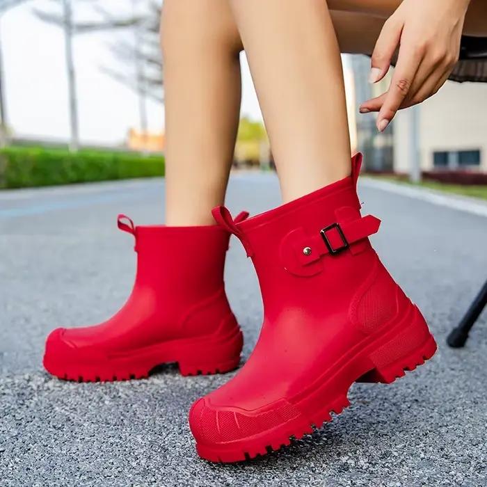 Bottes de pluie pour femmes, bottes courtes en caoutchouc tendance, chaussures de travail imperméables pour le jardin, galoches en caoutchouc tendance, bottes de pluie pour femmes.