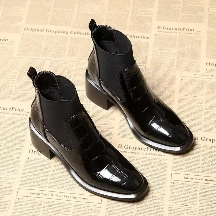 Bottines Chelsea en cuir laqué britannique pour femme, bottes à talons mi-hauts et bout rond, en cuir brillant, collection automne/hiver 2025