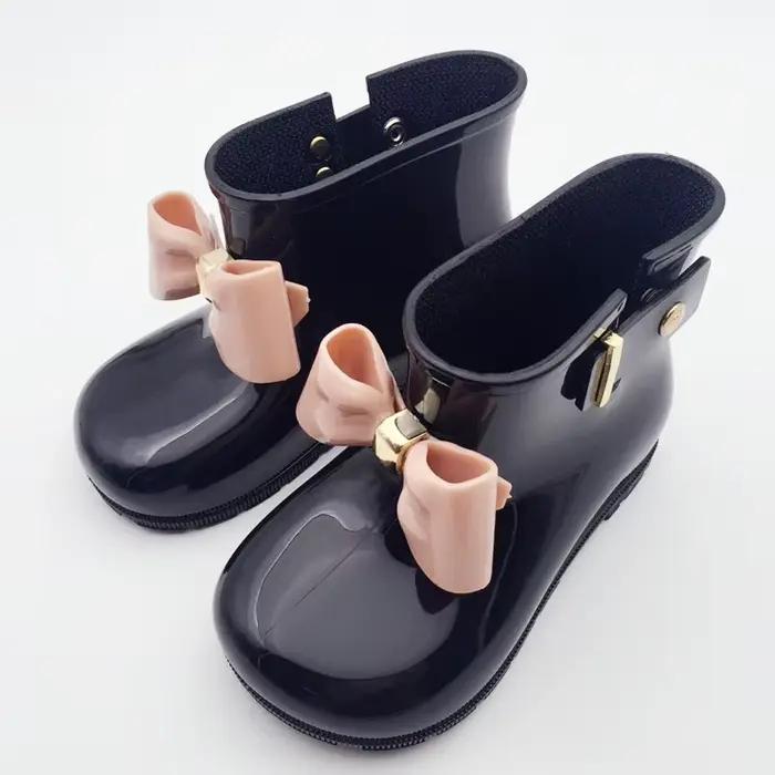 Bottes de pluie pour enfants, chaussures imperméables pour enfants, chaussures d'eau non aldes, botte pour filles, nœud en métal, botte mignonne pour tout-petits, mode