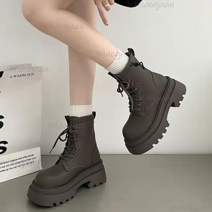 Bottines femme nouveau automne 2025 rétro britannique plate-forme bottes courtes couleur unie mode rétro cuir court Botas Femininas