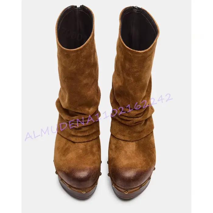 Bottines en daim marron pour femme, à plateforme, talon carré, bout rond, style souple, avec clous décoratifs, semelle en bois, chaussures décontractées et tendance