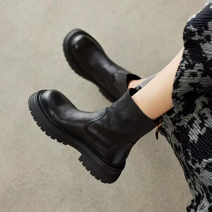 Bottines marron ArdenFurtado pour femmes en cuir de vache, décorées de boucles, style britannique, faites à la main, avec fermeture éclair arrière, pour l'automne et l'hiver.