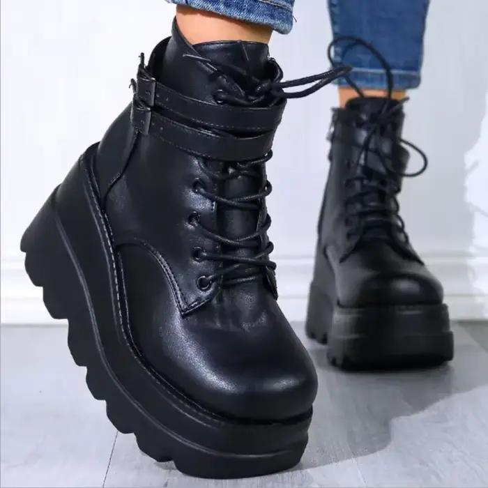 Bottes gothiques noires pour femmes hautes avec plateforme et talons épaissis pour l'hiver style rock occasionnel et gothique