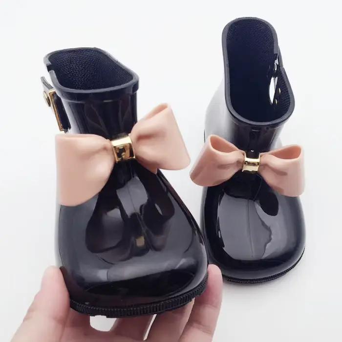 Bottes de pluie pour enfants, chaussures imperméables pour enfants, chaussures d'eau non aldes, botte pour filles, nœud en métal, botte mignonne pour tout-petits, mode