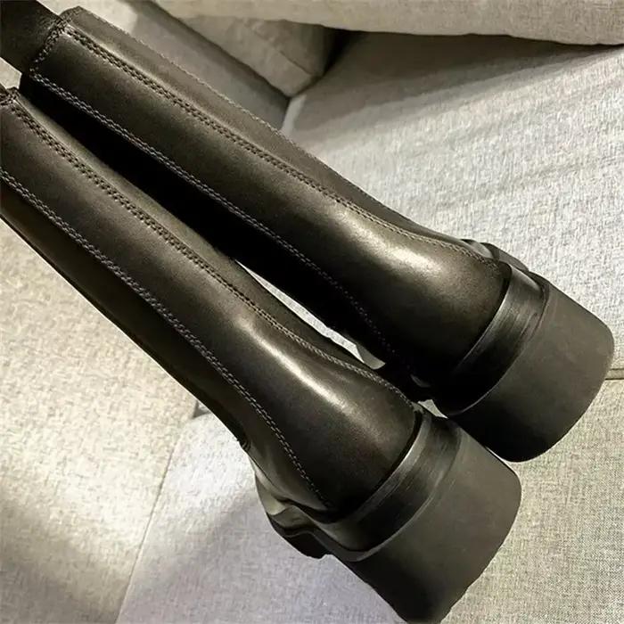 Bottines en cuir noir pour femme