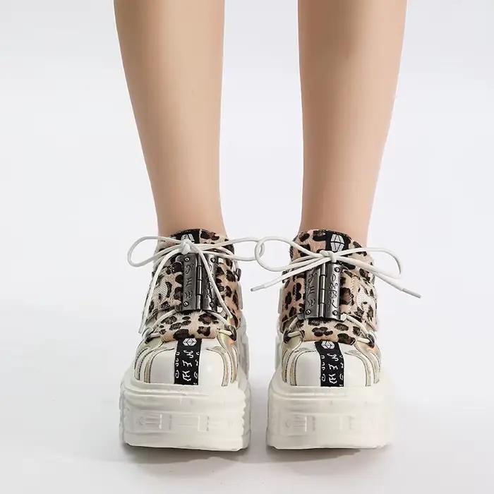 Bottes Rock Gothiques Punk pour Femme Haut du Genou Talon 6CM Plateforme Matériau Unité Centrale Occasions Spéciales