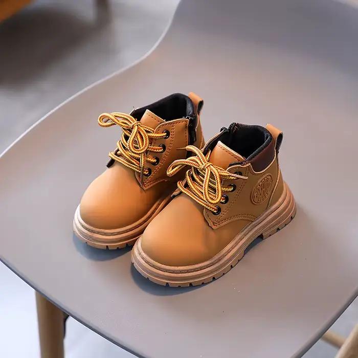 Bottes en cuir PU pour garçons et filles, bottines pour enfants, chaussures à semelles souples pour garçons, chaussures d'extérieur antidérapantes, bottes de neige à la mode pour l'hiver
