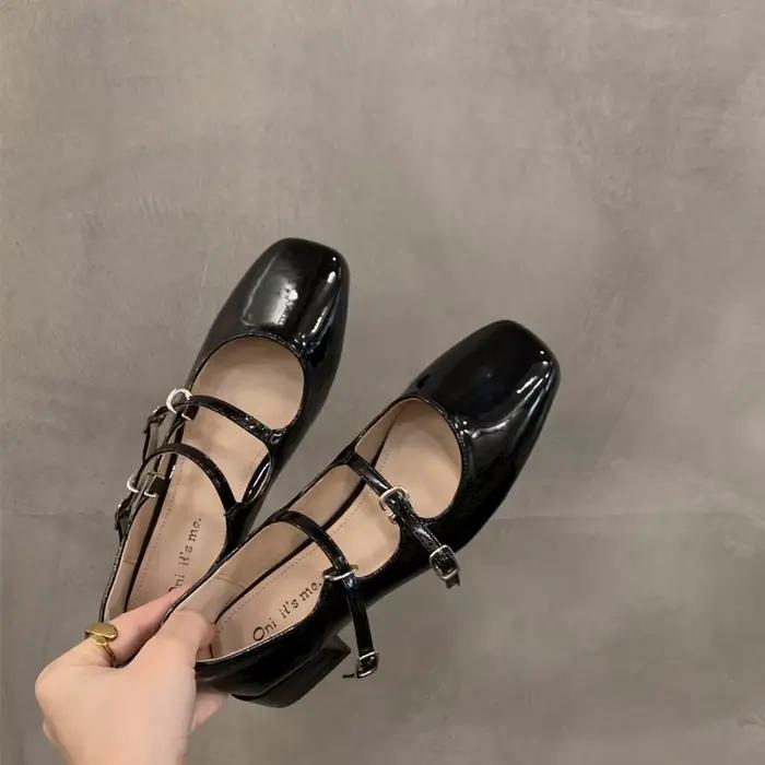Nouvelles Chaussures Mary Jane en Cuir Rouge Épais pour Femme – Idéales pour le Printemps et l'Été, Style Français Chic pour Soirées et Tenues Décontractées