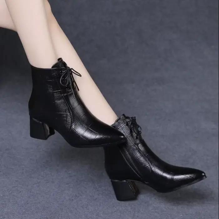 Bottines élégantes à talons hauts pour femme