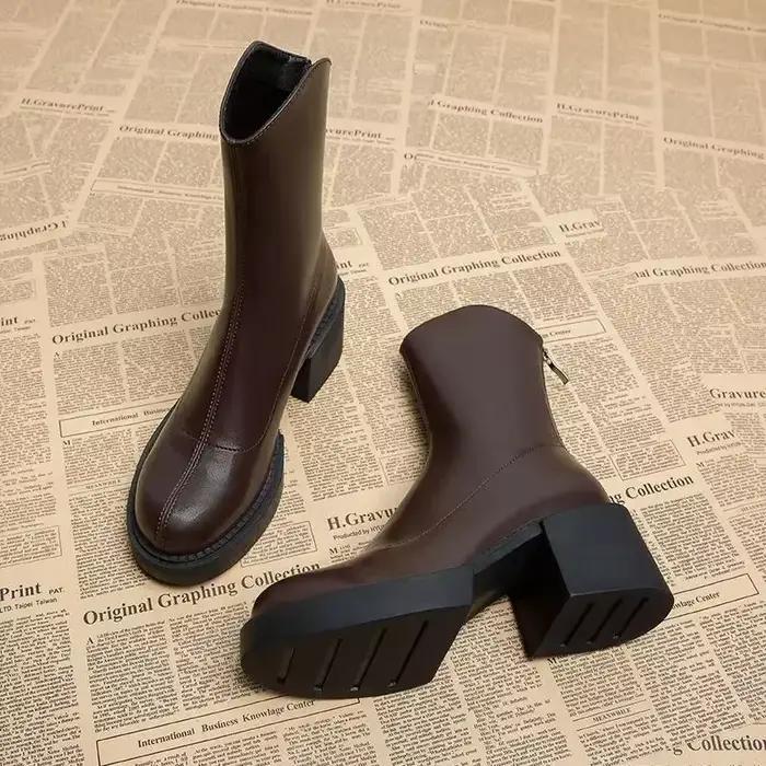 Chaussures élégantes à talons mi-mollet pour femmes