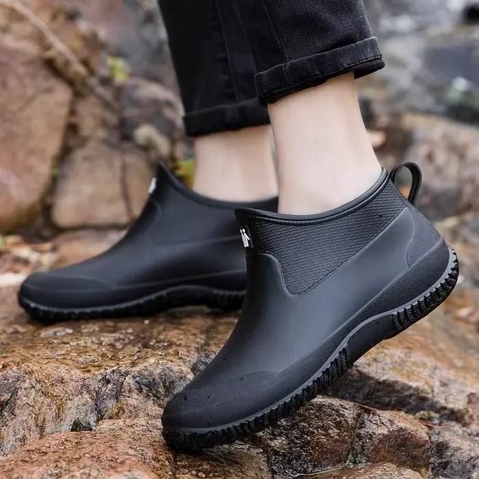 Bottes de pluie courtes en PVC pour femmes résistantes et antidérapantes pour camping et activités en plein air