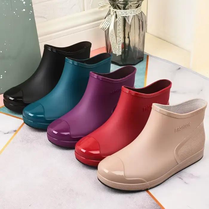 Bottes de pluie courtes pour femmes, antidérapantes, imperméables en PVC, pour le travail, le lavage de voiture en extérieur, la cuisine, élégantes et chaudes