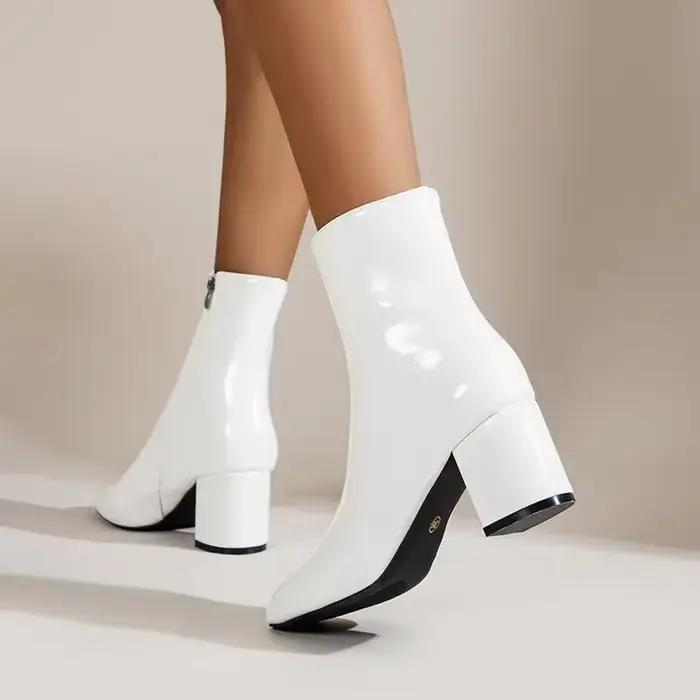 Bottes de rinçage blanches pour femmes