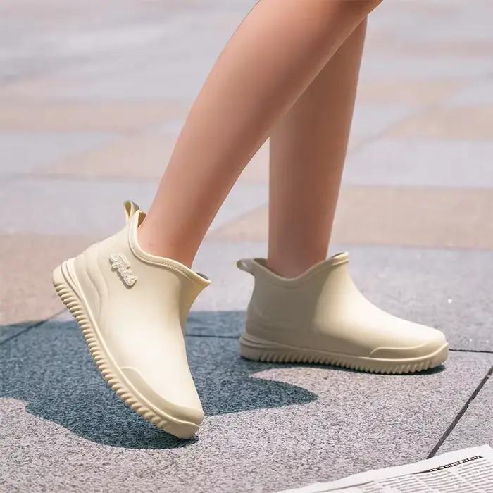 Bottes de pluie basses doublées de coton pour femmes polyvalentes en PVC pour la cuisine et les promenades sous la pluie