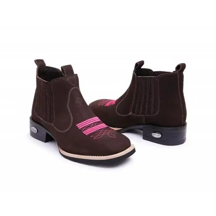 Bottines Chelsea en daim brun style western pour homme élégantes et confortables pour toutes les occasions ```