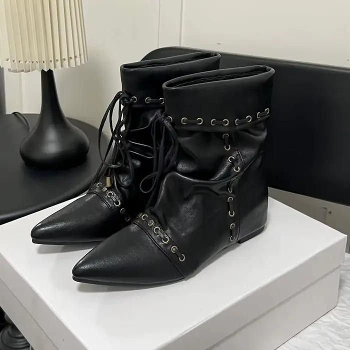 Bottines plates à bout pointu pour femmes, bottines courtes plissées à lacets vintage avec œillets métalliques, bottines en daim doux à la mode pour l'automne et l'hiver