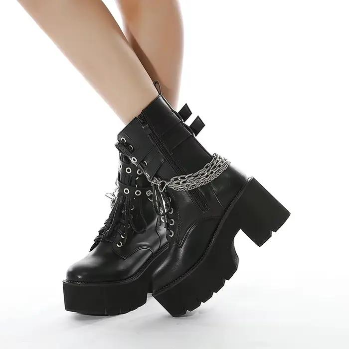 Bottes noires gothiques en cuir pour femmes