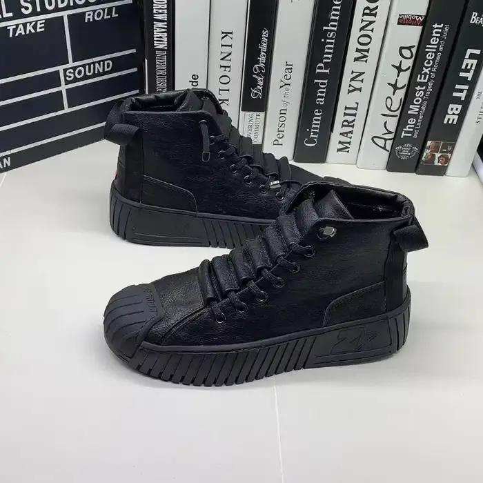 2025 automne et hiver hommes bottes augmentées bottes à lacets chaussures décontractées chaussures de planche de haute qualité botte extérieure Style britannique nouveau