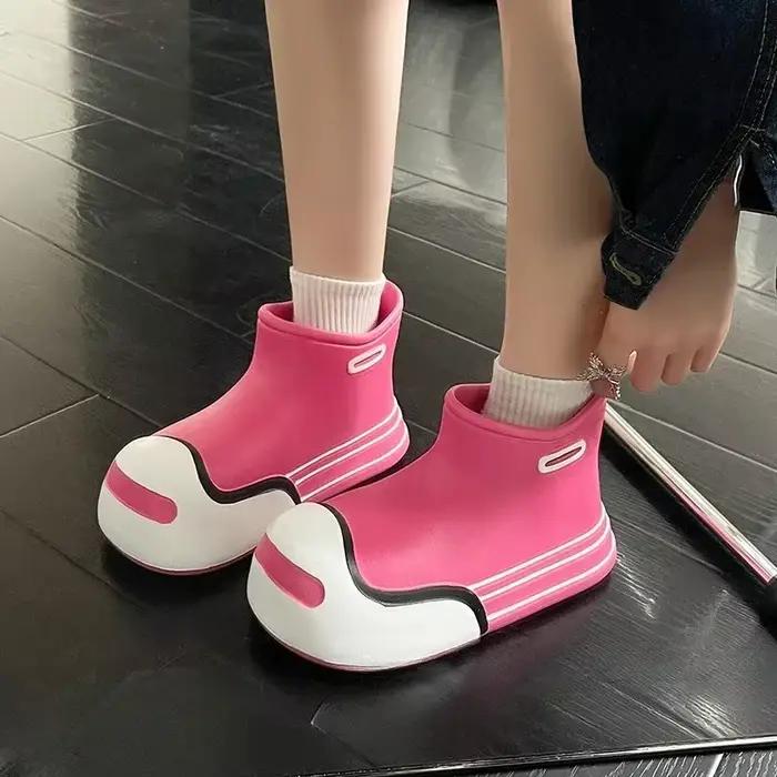 Nouvelles bottes de pluie Kawaii pour femmes, chaussures en EVA imperméables, bottes de pluie mignonnes pour enfants, confortables pour le jardin, le travail et les occasions spéciales