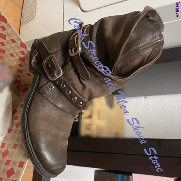 Bottes Biker American Vintage pour Homme en Cuir Marron Vieilli avec Double Boucle et Rivets Décoratifs, Talon Bas, Style Gothique Cool, Mi-Mollet