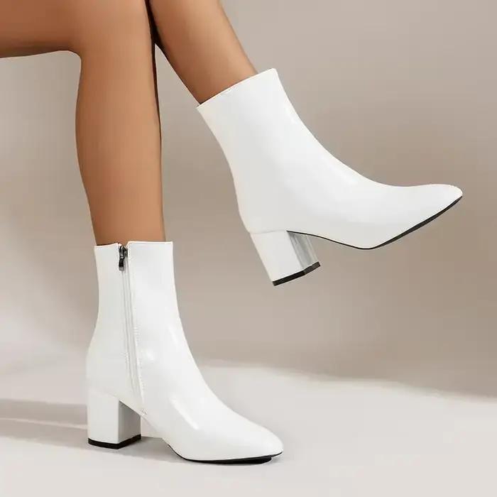 Bottes de rinçage blanches pour femmes