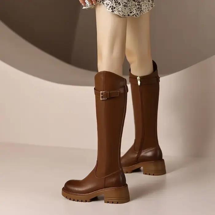 Bottes classiques chaudes au genou pour femmes