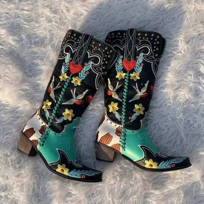 Bottes de cowboy occidentales en cuir brodées pour femmes