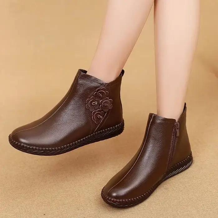 2025 bottes d'hiver en cuir véritable femmes chaud en peluche talon bas mode fleur confortable bottines plates pour les femmes doux