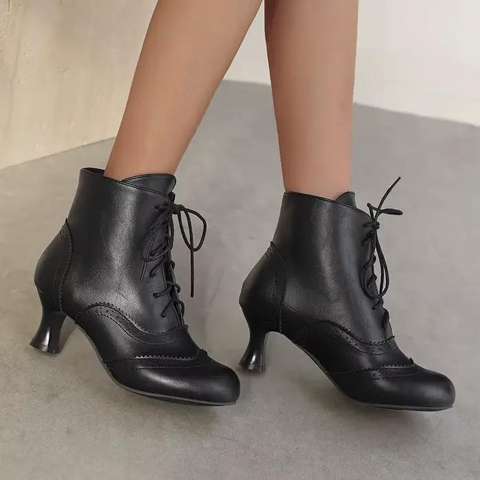 Bottes victoriennes vintage pour femmes, bottes de grand-mère, chaussures de costume cosplay, bottes de rinçage Renaissance, talons hauts, chaussons à lacets avec fermeture éclair pour printemps et automne
