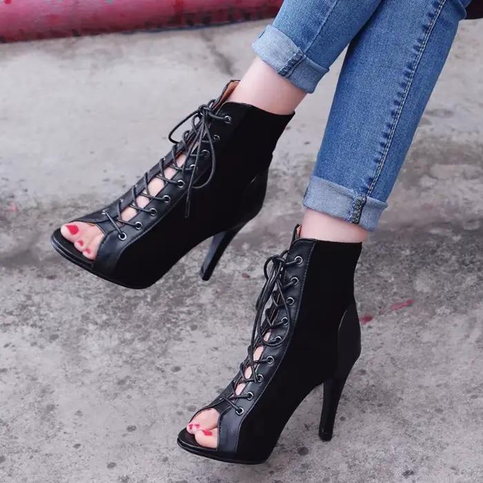 Bottines à talons hauts noires pour femme