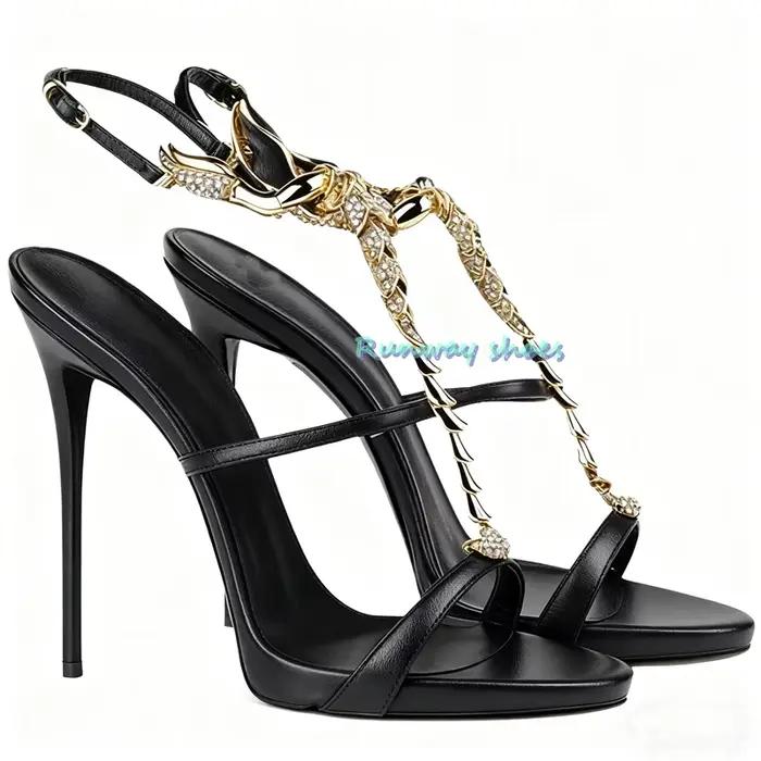 Chaussures avec formes inhabituelles décoration en métal sandales à talons hauts défilé de mode chaussures de scène sandale de luxe sandales romaines noires