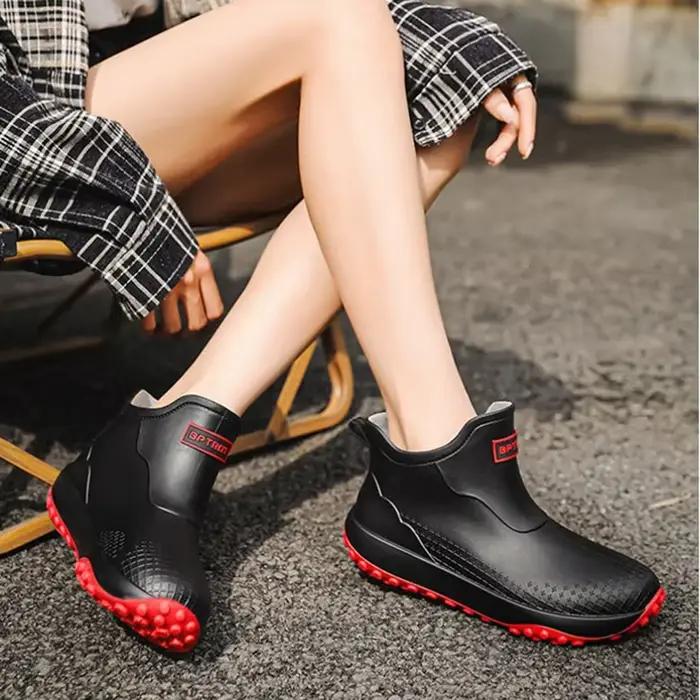 Bottes de pluie en caoutchouc pour femmes imperméables et antidérapantes pour les journées de pluie confortables et durables