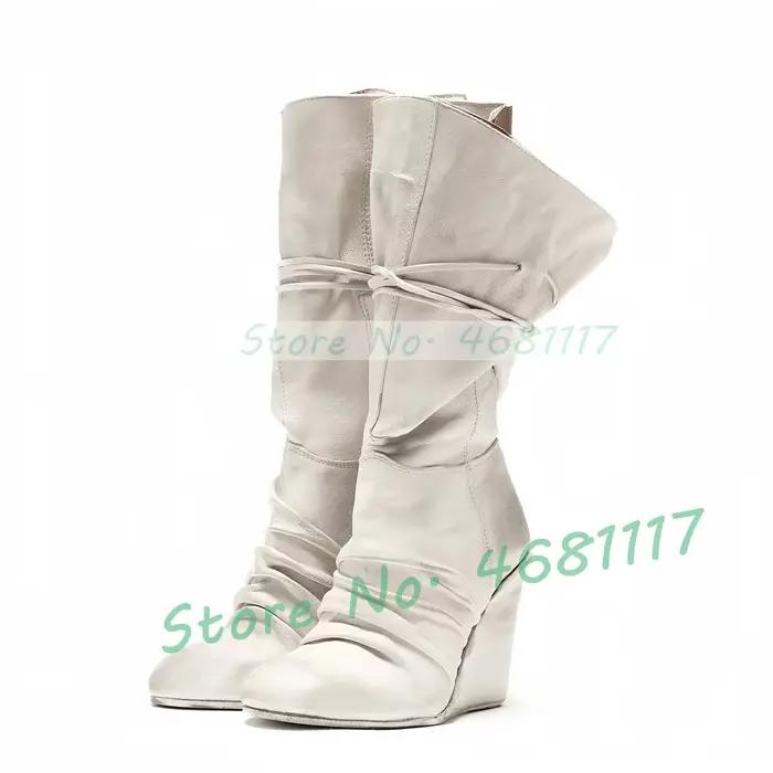 Bottes compensées blanches plissées en cuir grainé pour femmes, bout rond, lacets croisés, tendance, polyvalentes pour ville, soirée et extérieur