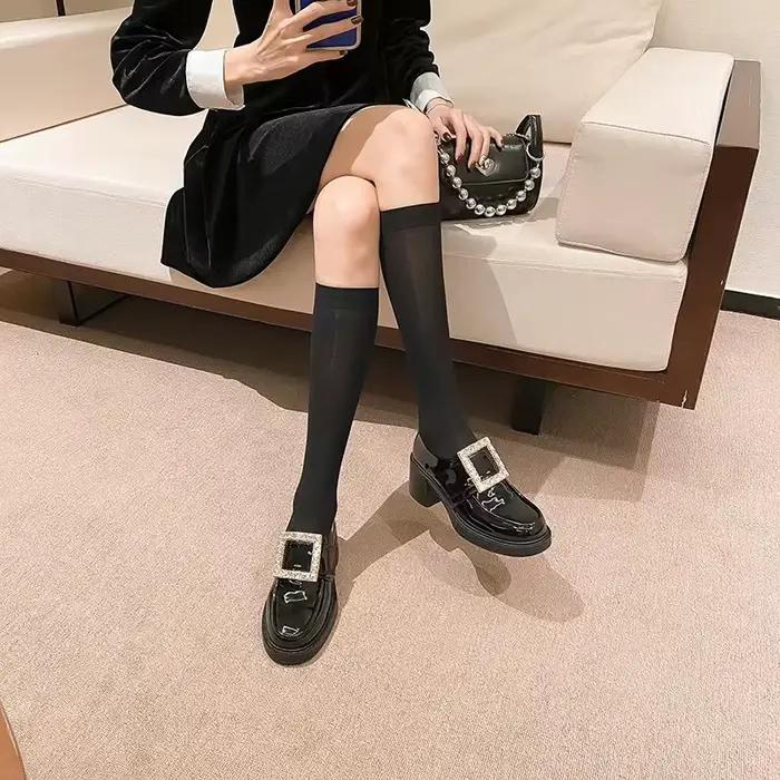 Mocassins à talon épais pour femmes, style britannique, ornés de diamants, avec boucle carrée, chaussures hautes JK, collection printemps, promotion de la saison